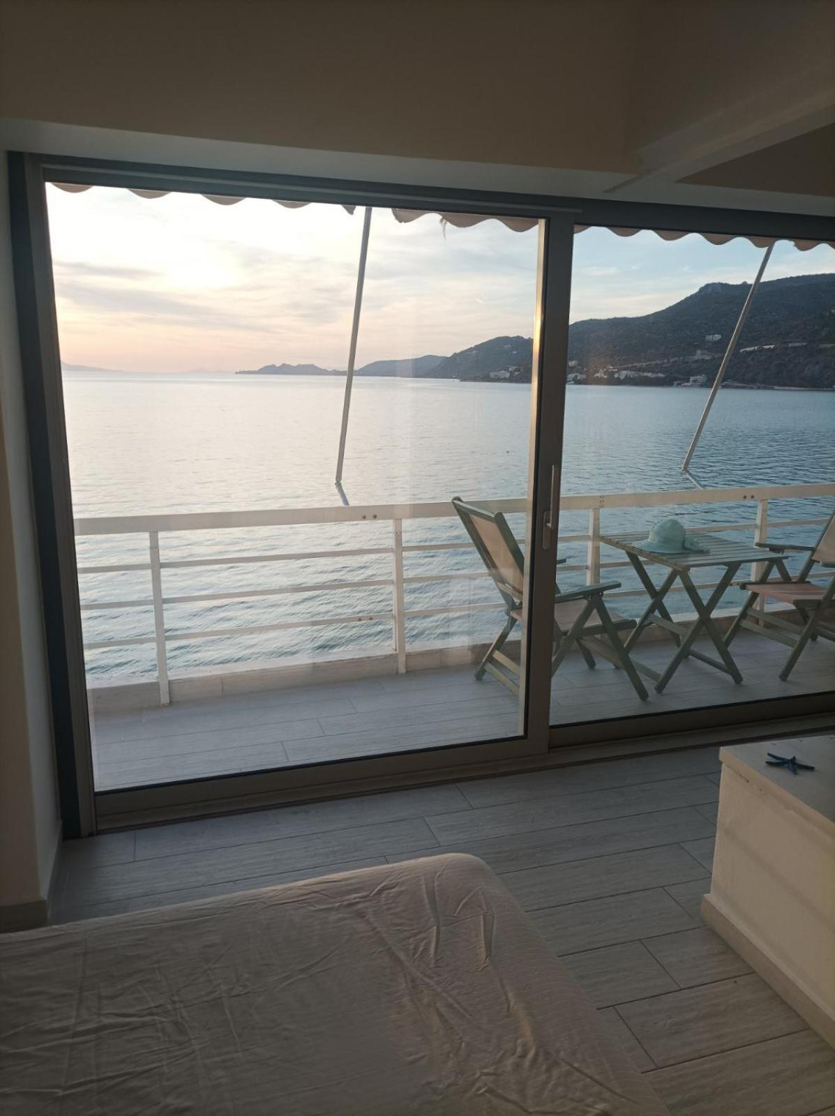 Blue Bliss Apartment Loutraki  Exterior photo